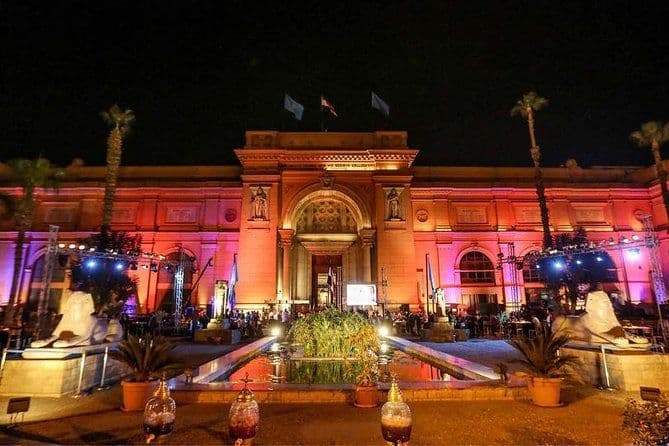 Cairo Private Day Tour to Islamic, Christian and Bazzar with Lunch